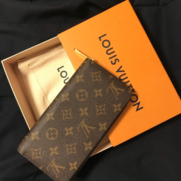 Louis Vuitton Handbags - LV Zippy Wallet